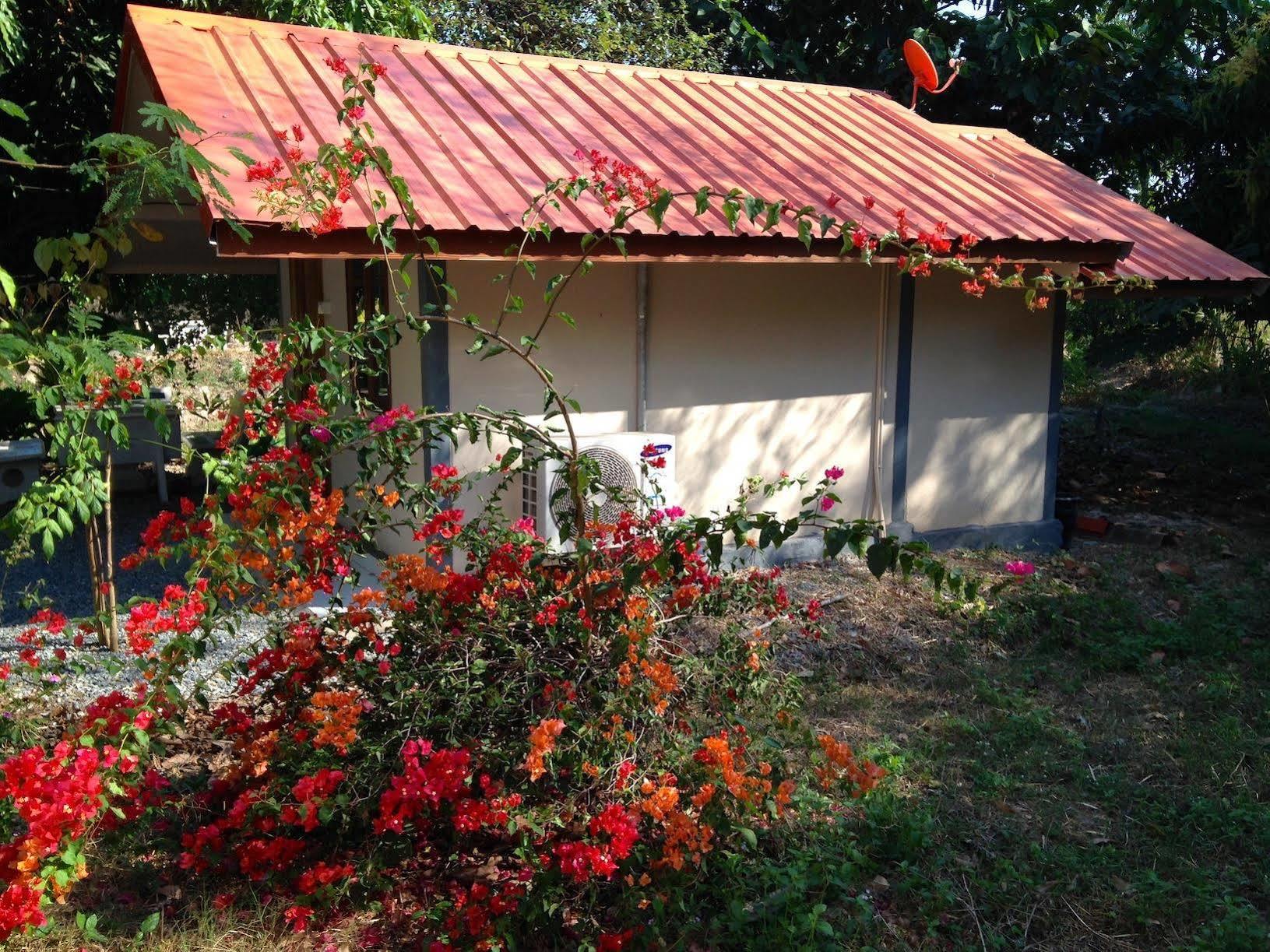 Areeya Resort Watthana Nakhon Ngoại thất bức ảnh